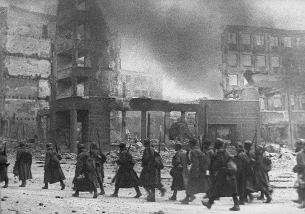 Emmanuil Yevzerikhin.
Off to a new position. Stalingrad, 1942.
Family Archives