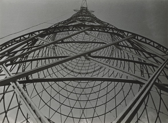 Alexander Rodchenko.
Shukhov Tower. 1929.
Vintage Print.
Collection of Moscow House of Photography Museum / Multimedia Art Museum Moscow.
© A. Rodchenko – V. Stepanova Archive.
© Moscow House of Photography Museum