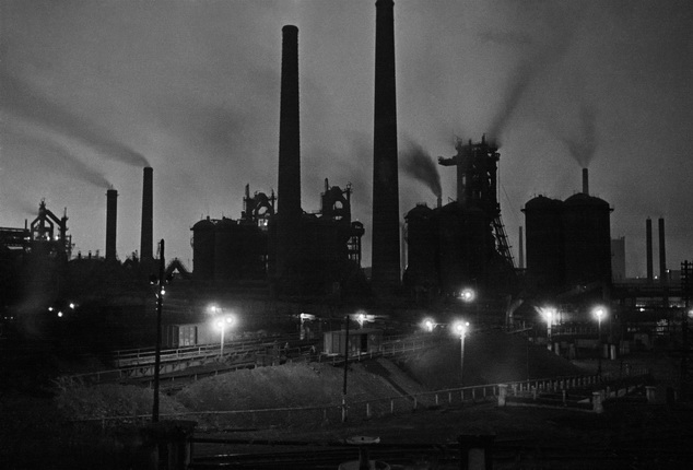 Arkadiy Shaikhet.
Silhouette of the Dneprovsky Steel Works at night. May 1941.
Silver gelatin print