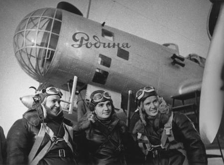 Victor Temin.
Polina Osipenko, Valentina Grizodubova and Marina Raskova, made flight Moscow – Kerbe by plane Rodina. 
1938. 
Collection of the Moscow House of Photography