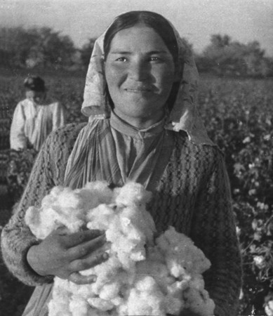 Max Penson.
Portrait of a woman. Uzbekistan. 
1930’s.
Collection of the museum “Moscow House of Photography”
