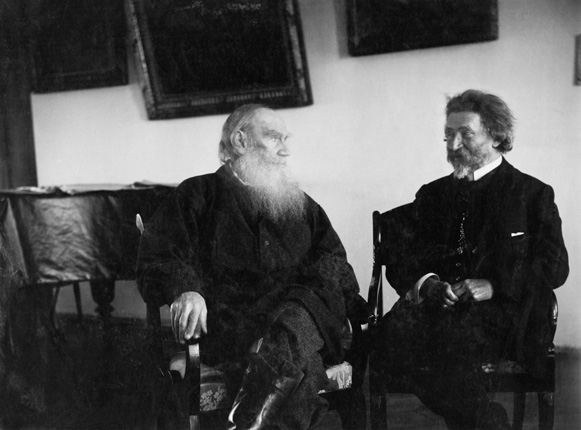 Leo Tolstoy and Ilya Repin. 1908, Yasnaya Polyana.
Photo by S.Tolstaya.
Digital print.
State museum of Leo Tolstoy collection