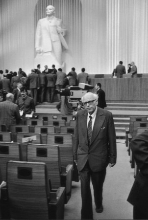 Eduard Zhigailov.
Andrey Saharov in boardroom I of congress of People's Deputies of the USSR. 
1989
