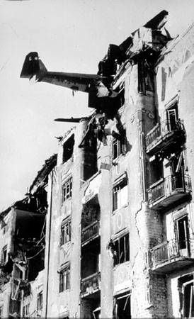 Evgeni Khaldey.
Budapest. 
1944