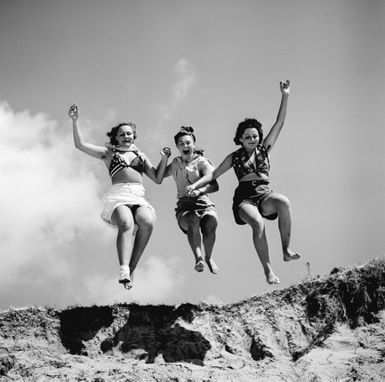 Пьер Жаме.
Большой прыжок! Бель-Иль-ан-Мер, 1937.
© Collection Corinne Jamet