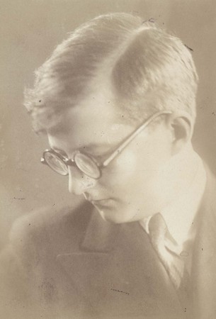 Unknown author.
Portrait Dmitry Shostakovich with S.V. Balashovu’s dedicatory inscription. 
1934. 
The Russian state archive literature and art