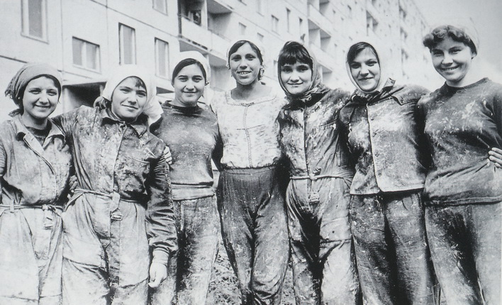 Naum Granovsky. Builders. Moscow, 1970s