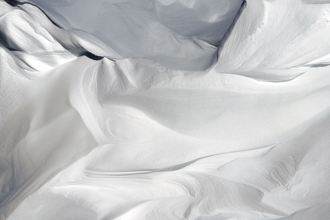 Диана Тафт. 
Гранулы снега, Южный полюс.
Из проекта «Гондвана», 2012.
Пигментная печать
© Диана Тафт