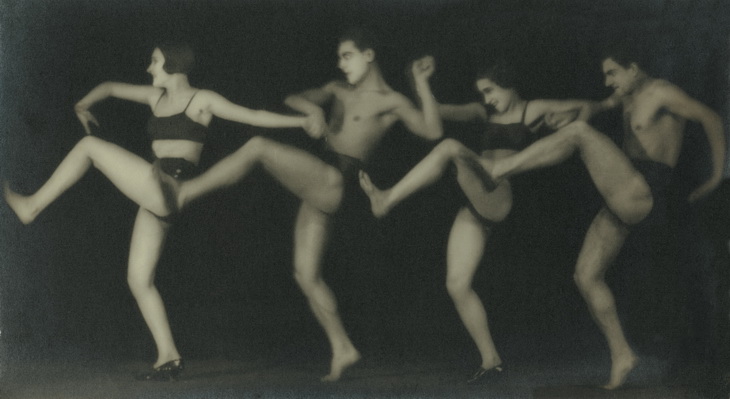 Alexander Grinberg.
Study of Movement. Group. 1928.
Artist's silver gelatin print.
Collection of Moscow House of Photography Museum / Multimedia Art Museum Moscow.
© Moscow House of Photography Museum