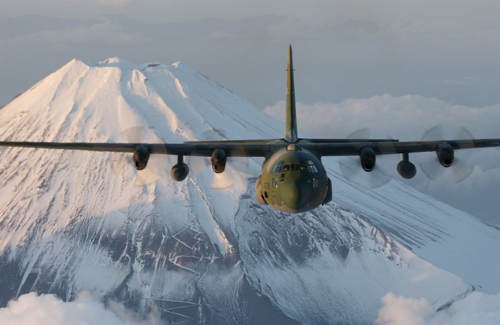 Кацухико Токунага
401 военно-транспортная эскадрилья, ВВС Японии. Гора Фудзи
2003
Lockheed C-130 Hercules