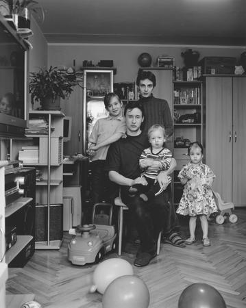 Vladimir Mishukov.
The family of a plumber.
From a series “The cult of family”. Moscow. 
2003-2005.
The collection of the Moscow House of Photography, author’s collection