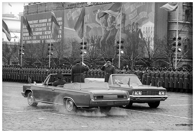 Военный парад, посвящённый 60-летию Октябрьской революции. Москва, 1977