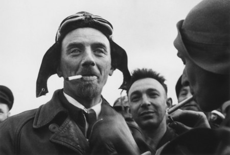 Vladislav Mikosha.
Polar pilot Fabio Farikh (with cigarette). 
1934. 
Collection of Jemma Firsova-Mikosha