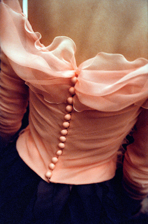 Франсуаза Югье.
Высокая Мода, Кристиан Лакруа, коллекция весна-лето 1990.
Январь 1990. 
© Francoise Huguier. 
Собрание автора, Париж