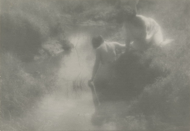 Yuri Eremin.
In the stream. 1920.
Artist’s silver gelatin print.
Alex Lachmann’s collection