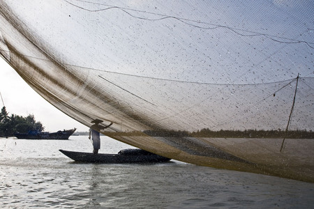 Sergey Kovalchuk.
River fishing. Vietnam. 
2009. 
Collection of the artist.
© Sergey Kovalchuk