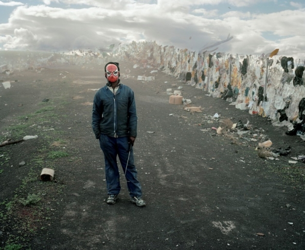 Mikhael Subotzky.
Samuel, Vaalkoppies (Beaufort West Rubbish Dump), 2006.
Light Jet C print.
Courtesy of Mikhael Subotzky and Goodman Gallery, South Africa