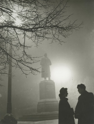 Yuri Krivonosov.
Foggy evening.
Moscow, 1955