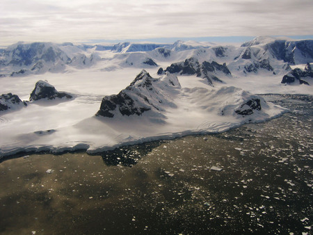 Sergei Khvorostov.
Expedition into the high latitudes at South Pole. 
2007