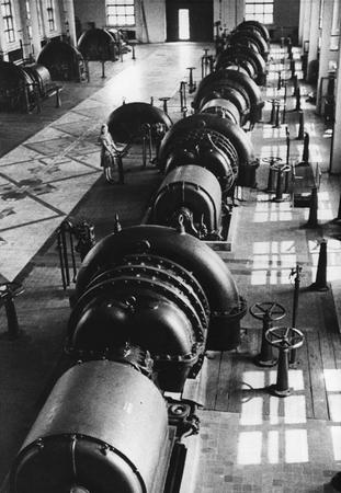 Эммануил Евзерихин.
Зал фильтров на водопроводной станции. Москва. 
1939