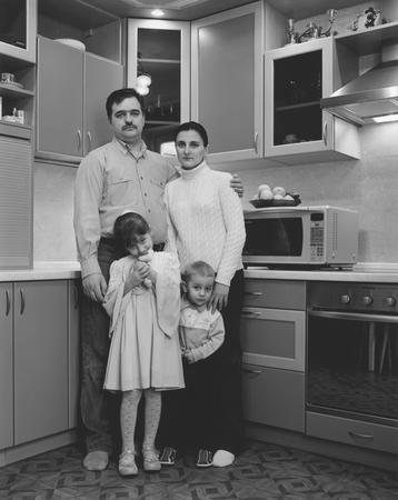 Vladimir Mishukov.
The family of a chief accountant. From a series “The cult of family”. Moscow.
2003-2005.
The collection of the Moscow House of Photography, author’s collection