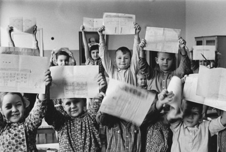 Дмитрий Бальтерманц.
В детском саду. 
1949