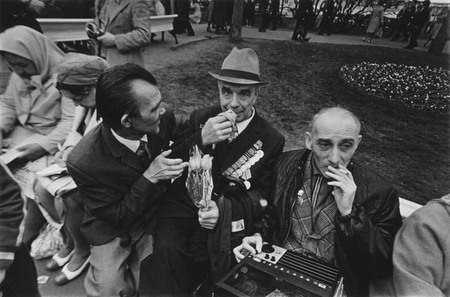Yuriy Ribchinskiy.
Veterans on a bench. Victory Day. Square before the Bolshoi Theatre, Moscow. 
May 9, 1981