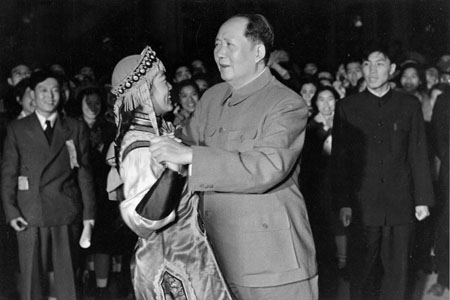 Dmitri Baltermants.
Dance is also a politics. Governmental reception. Peking.
1959