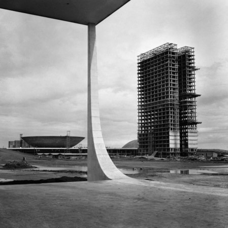 Marcel Gautherot.
The National Congress in construction. 
c.1958-60. 
Сollection of Moreira Salles Institute, Brazil