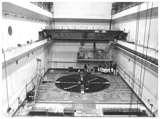 Монтаж реактора первого энергоблока. Курская АЭС.
1975