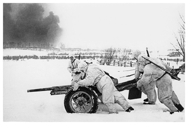Ivan Shagin.
Nearly Moscow. The artillerymen are taking guns towards the enemy's tanks.
1941.
Digital print.
MAMM collection.