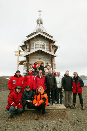 Sergei Khvorostov.
Expedition into the high latitudes at South Pole. 
2007
