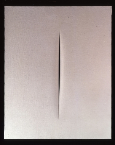 Lucio Fontana.
Concetto spaziale (Bianco), water paint on canvas.
Courtesy: G.L.O.W. Platform, Milan