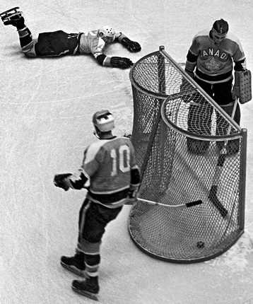 Yuri Somov.
Ice hockey game between teams representing the USSR and Canada, which the Soviet players won with a score of 3:2. The moment when another puck hits the Canadian goal. IX Winter Olympic Games. Innsbruck, 1964.
RIA Novosti archive
