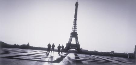 Миммо Йодиче.
Эйфелева башня, Париж. 
1993. 
Европейский Дом Фотографии, Франция