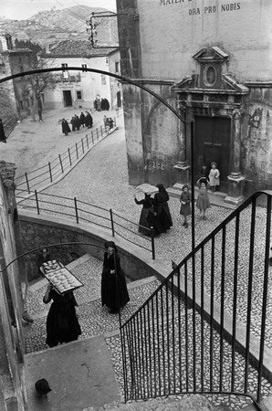 Henri Cartier-Bresson..
Abruzzi, Italy. 
1951. 
© Henri Cartier-Bresson / Magnum photos