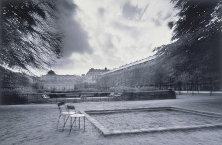 Миммо Йодиче.
Пале Рояль, Париж. 
1994. 
Европейский Дом Фотографии, Франция