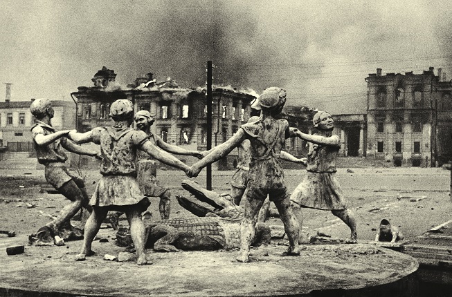 Эммануил Евзерихин.
Сталинград,
1942.
Из собрания МАММ