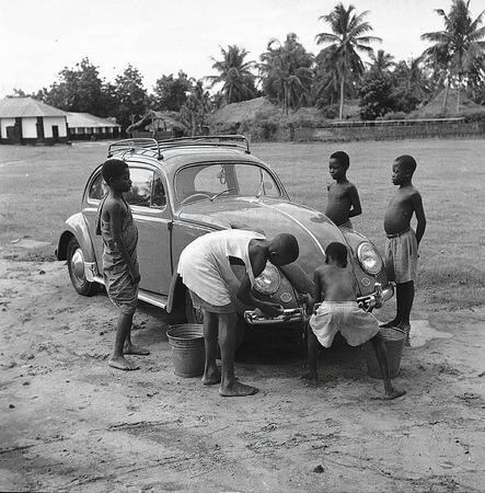 Серия «Гражданин мира»: «Жук» в Африке. 
1958. 
Архив Volkswagen AG