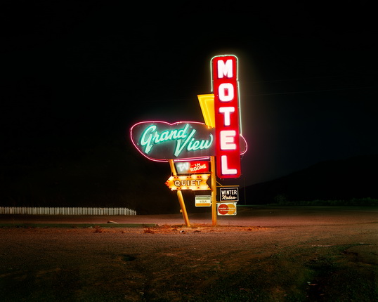 Steve Fitch.
Grand View Motel, Highway 85, Raton, New Mexico, 1980.
© Steve Fitch, Courtesy Robert Koch Gallery, San Francisco