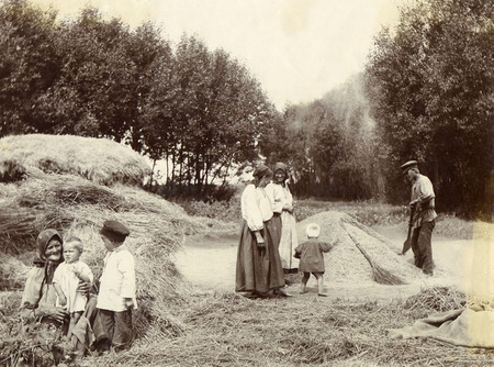 V.P. Schneider.
On a current. Village Mosolovka. 
1904. 
Collection of the Russian Ethnographic museum, St.-Petersburg