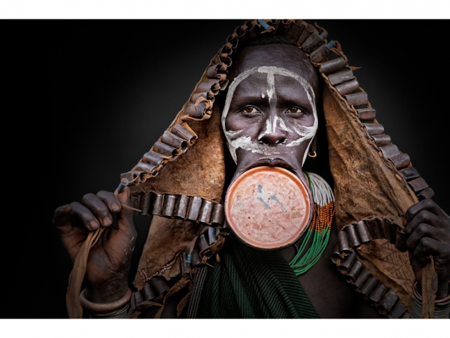 Ольга Мичи. Портрет женщины. Народ сурма. Эфиопия. 2017. Собрание МАММ