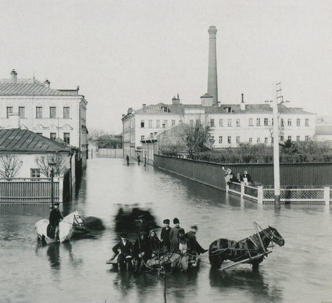 M.P. Voilkov. Overstroming in Zamoskvorechye District, Moscow. 1895. From  the State Historical Museum’s collection