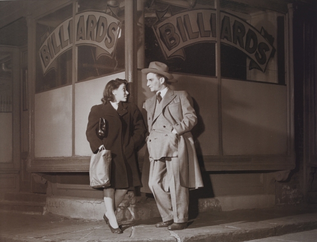 Walter Rosenblum.
Young Couple.
From the ‘Pitt Street’ series, 1938.
Digital print.
Rosenblum Photography Archive