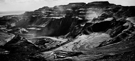 Christopher Anderson.
Orinoco Strip Mine. 
2008. 
From “Capitolio” series.
Orinoco Valley, Venezuela. 
Christopher Anderson / Magnum. 
© Prix Pictet Ltd 2009