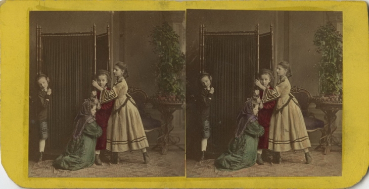 Unknown author.
Tableau vivant. Girls by a screen.
Late 19th – early 20th century.
Tinted albumen print.
MAMM collection