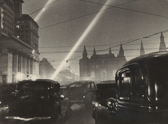 Yevgeny Umnov.
Moscow, 1947.
Author's silver-gelatin print.
MAMM collection