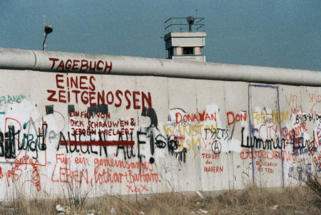Клаус Ленартц.
Граффити на Берлинской стене. 
1 марта 1984. 
© Федеральное ведомство печати и информации BPA