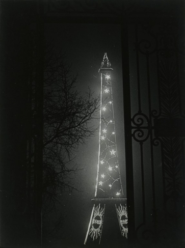 Brassaï.
«La Tour Eiffel», 1932.
© Estate Brassaï-RMN