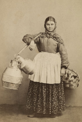 William Carrick.
Milk seller (from the Okhta area).
St. Petersburg.
1860s.
Albumen print